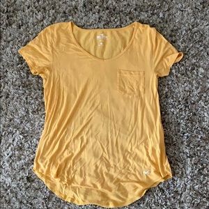 Hollister Must-have collection yellow tee shirt xs
